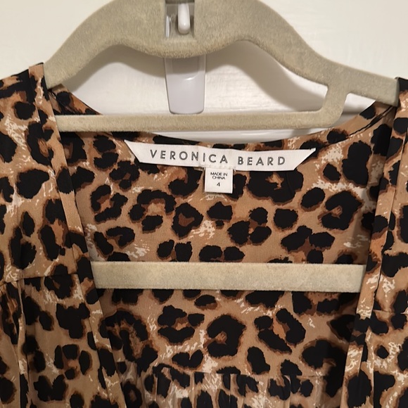 Leopard Veronica Beard dress sz 4! Fully lined, Hidden zippers buttons. Worn 1x - Picture 2 of 8